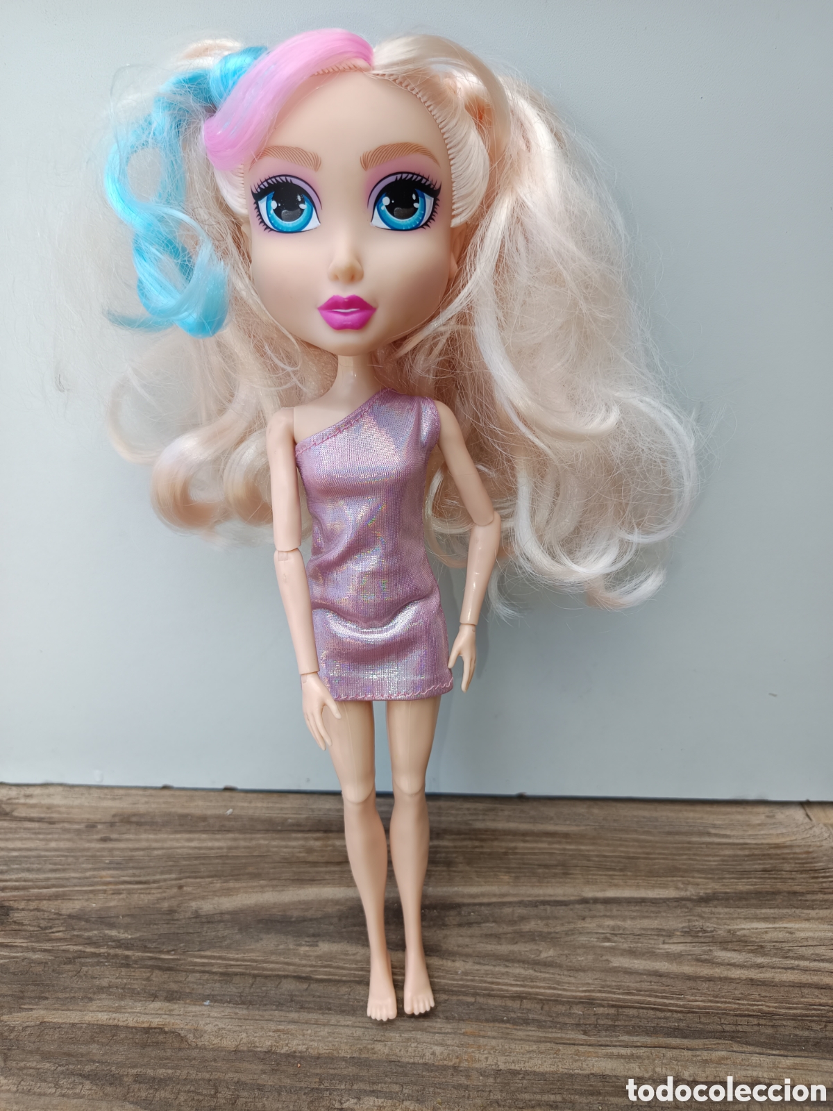 Mu&ntilde;ecas espa&ntilde;olas modernas: Mu&ntilde;eca tipo Rainbow articulada - Foto 1