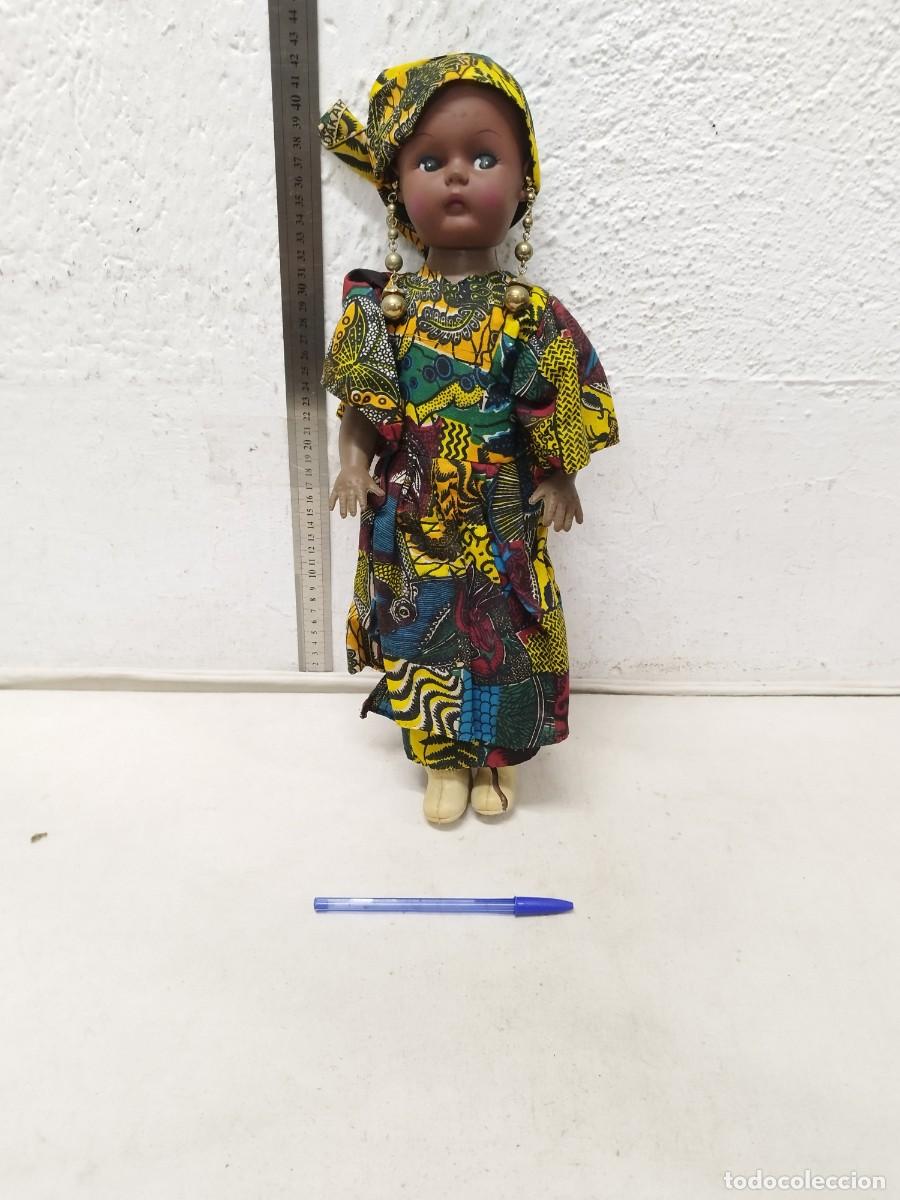 Poup&eacute;es Espagnoles Modernes: Antigua gran mu&ntilde;eca etnica africana. Tal cual se ve en las fotos.