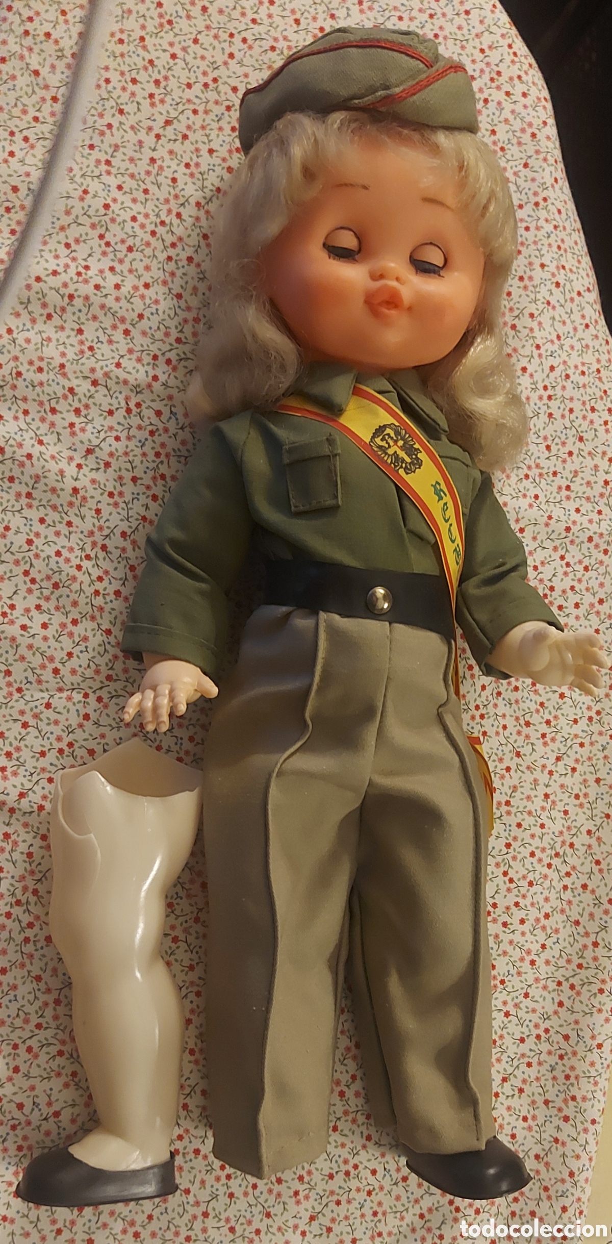 Mu&ntilde;ecas espa&ntilde;olas modernas: Mu&ntilde;eca con uniforme militar, ejercito de tierra, gorro cuartelero - Foto 4
