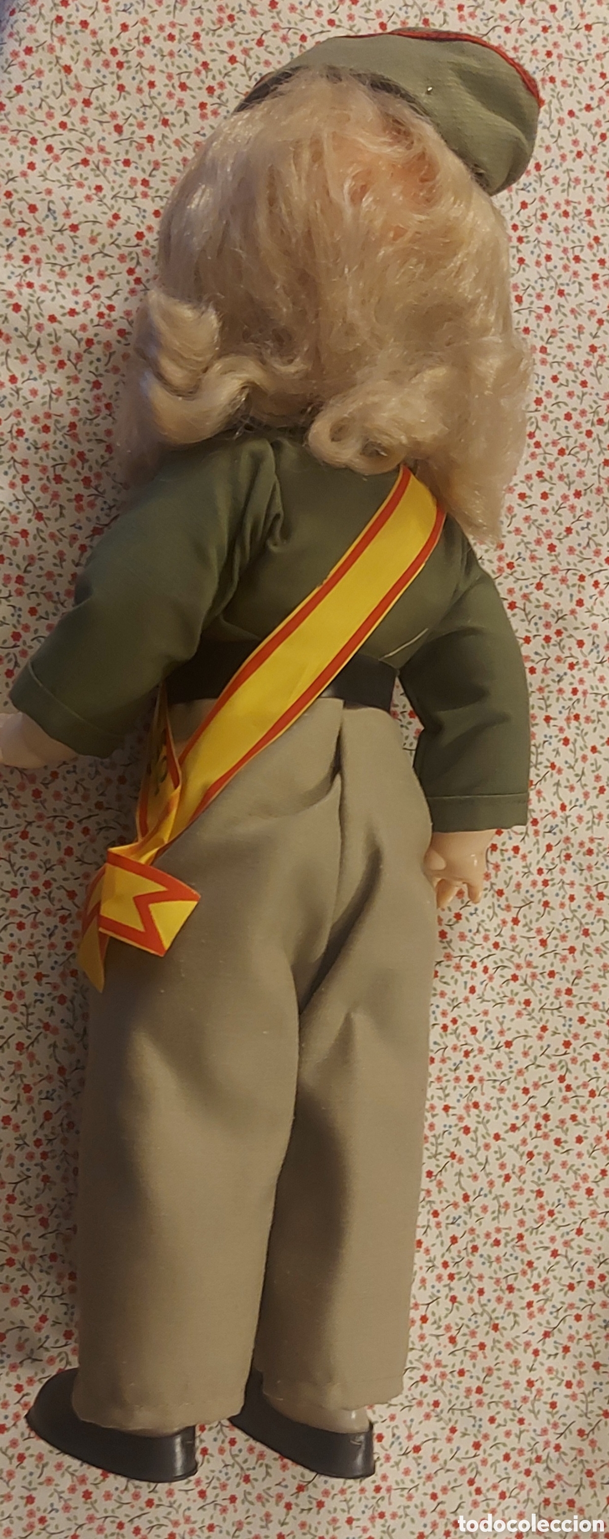 Mu&ntilde;ecas espa&ntilde;olas modernas: Mu&ntilde;eca con uniforme militar, ejercito de tierra, gorro cuartelero - Foto 3