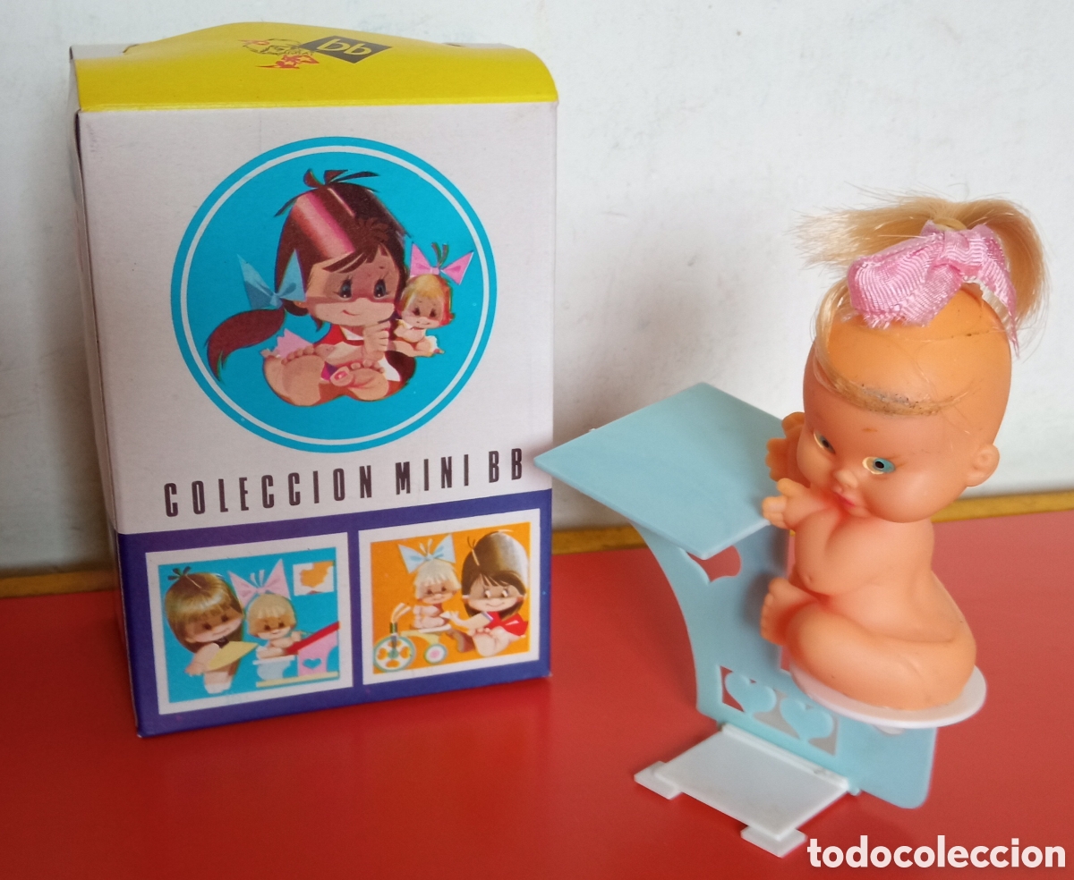 Mu&ntilde;ecas Espa&ntilde;olas Modernas: MU&Ntilde;ECA CON PUPITRE AZUL/BLANCO.COLECCI&Oacute;N MINI BB 70'S.NUEVA EN CAJA.