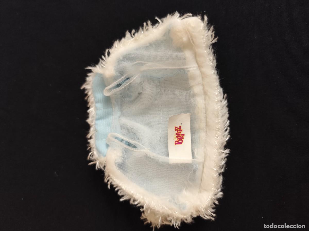 Mu&ntilde;ecas espa&ntilde;olas modernas: B1 Chaqueta celeste y blanca mu&ntilde;eca Bratz - Foto 3