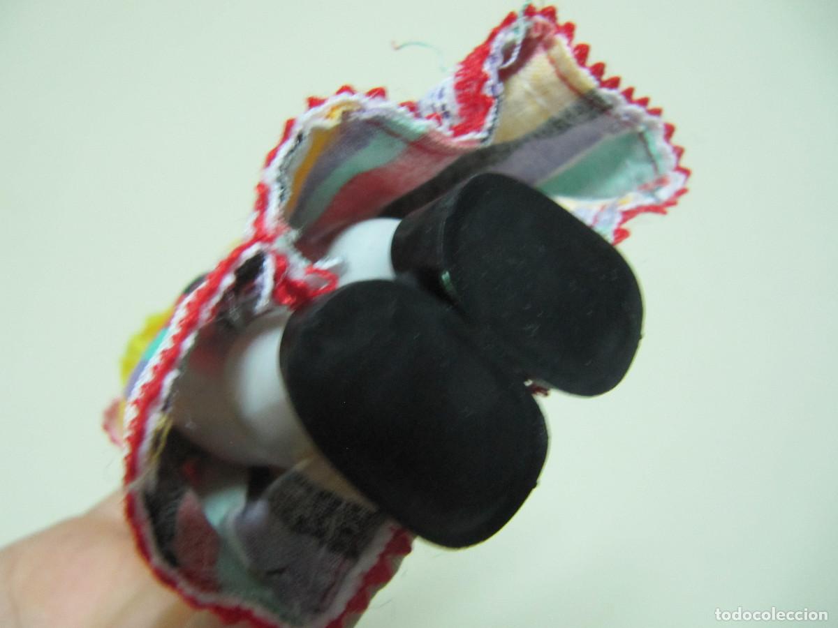 Mu&ntilde;ecas espa&ntilde;olas modernas: Mu&ntilde;eca Celuloide o pl&aacute;stico duro con ropa REGIONAL OJOS DUMIENTES - Foto 6