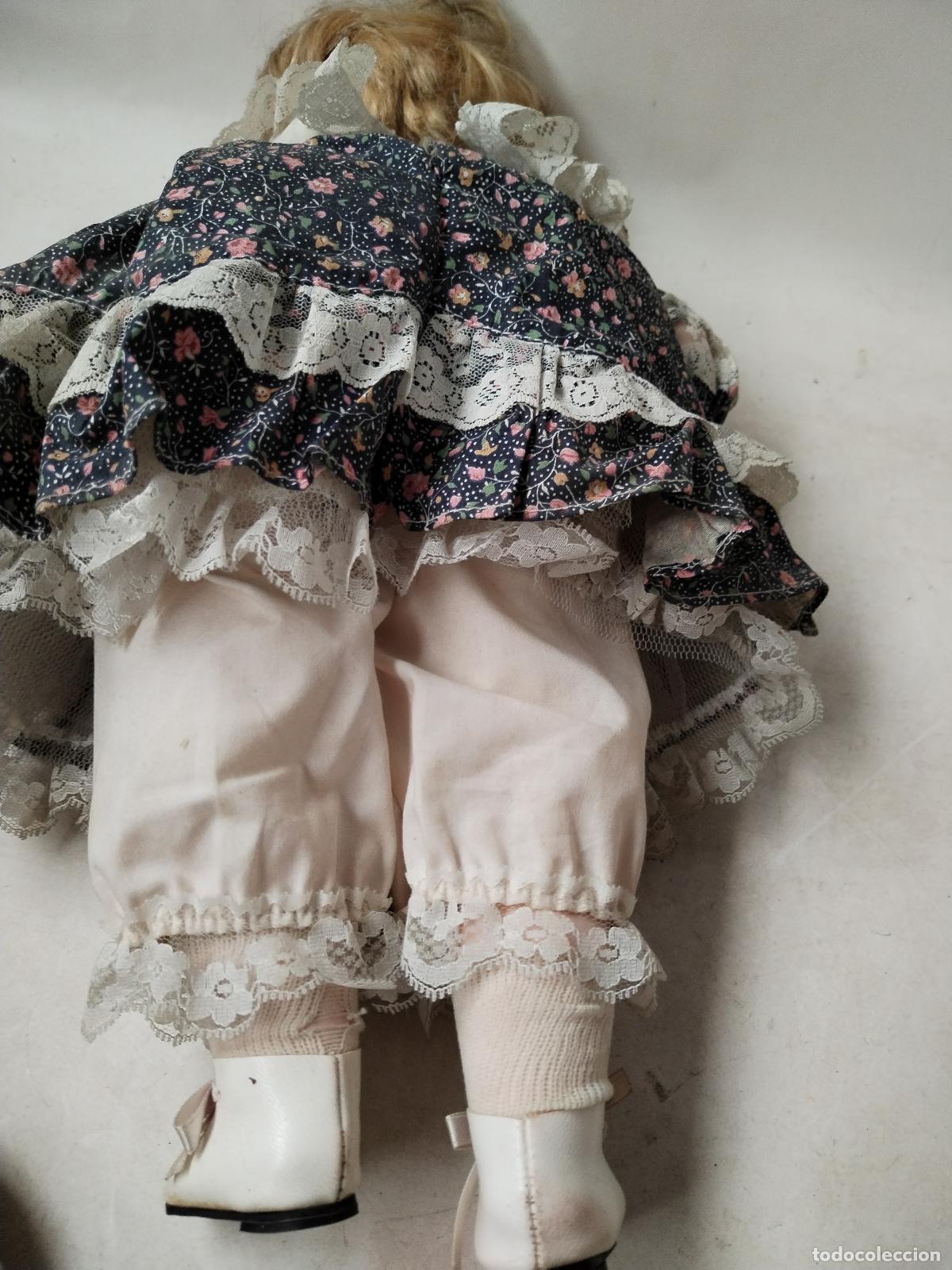 Mu&ntilde;ecas espa&ntilde;olas modernas: mu&ntilde;eca de porcelana con marca en la nuca - Foto 2