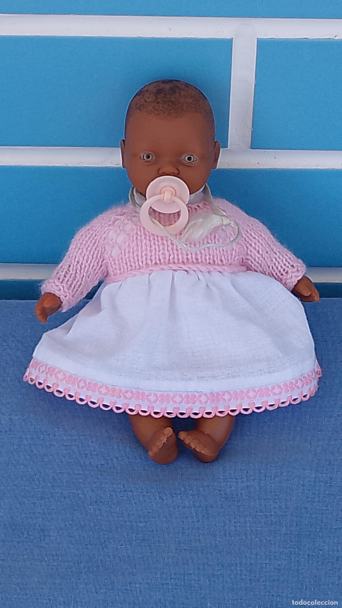 Mu&ntilde;ecas espa&ntilde;olas modernas: Mu&ntilde;eco antiguo Mini Beb&eacute; negro de mu&ntilde;ecas b.b. - Foto 1