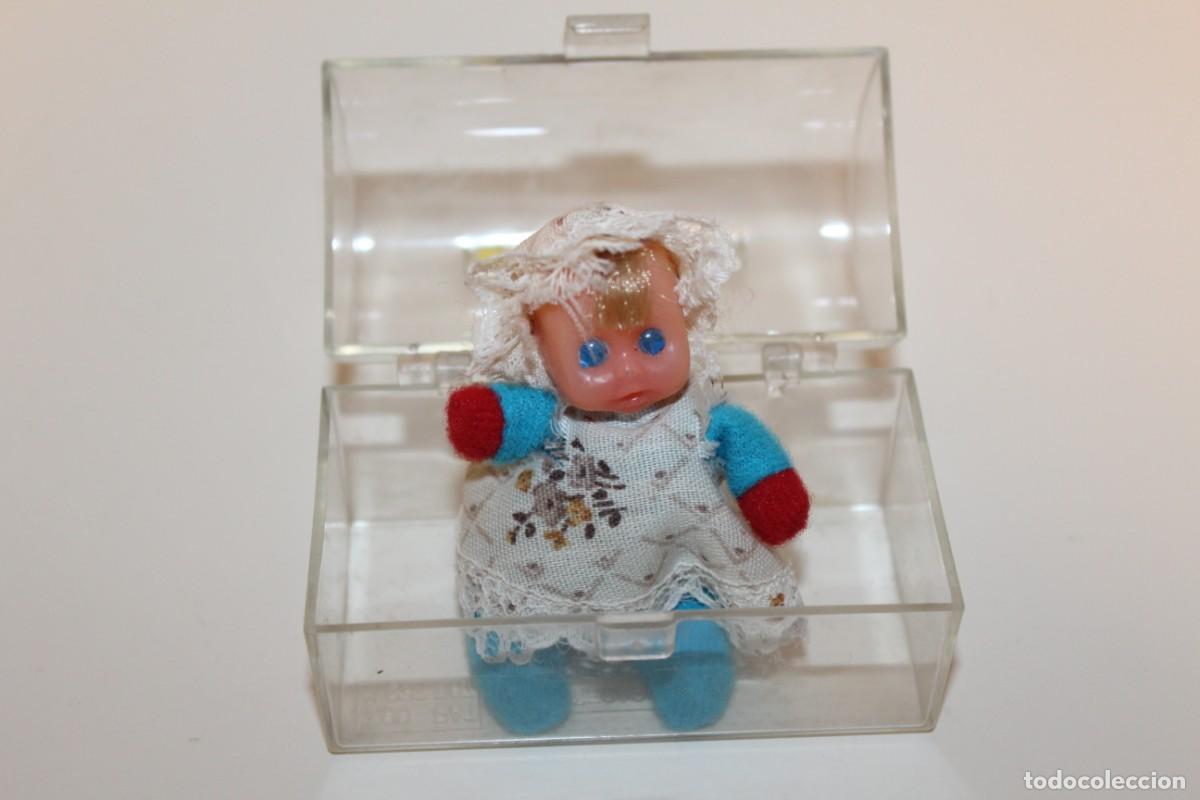 Mu&ntilde;ecas espa&ntilde;olas modernas: MU&Ntilde;ECAS NINA EN BAUL O URNA - Foto 1