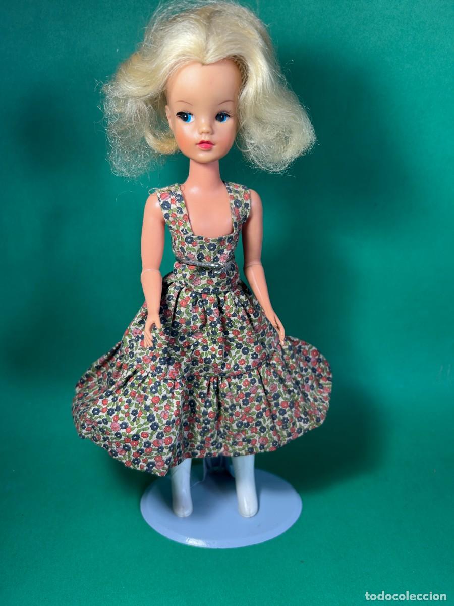 Mu&ntilde;ecas espa&ntilde;olas modernas: MU&Ntilde;ECA SINDY ARTICULADA DE FLORIDO - Foto 1