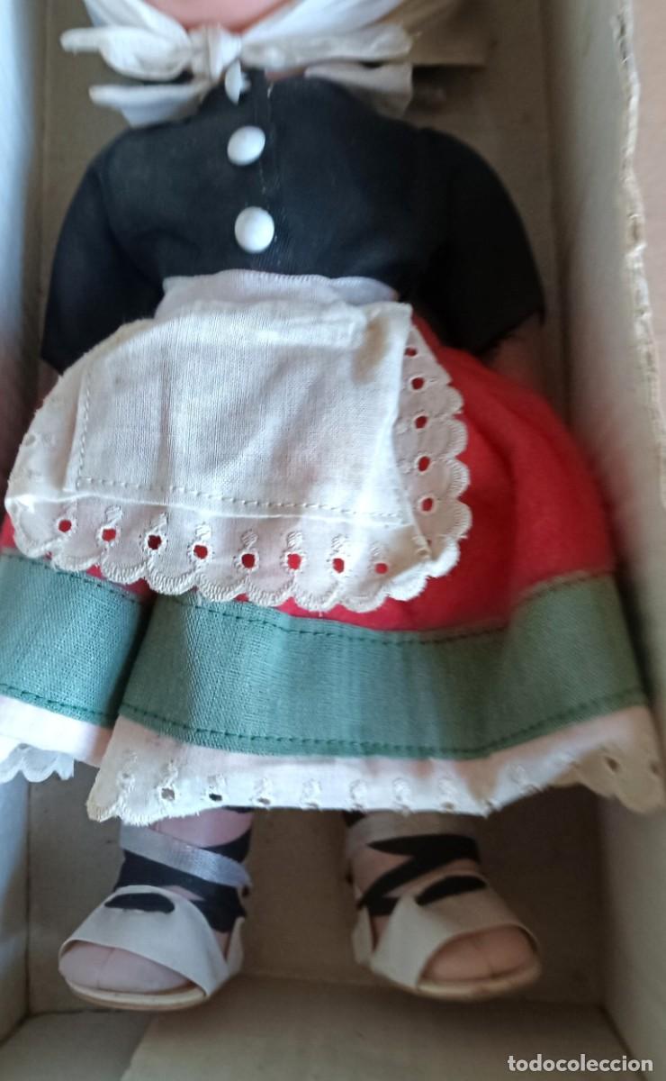 Mu&ntilde;ecas espa&ntilde;olas modernas: Mu&ntilde;eca traje regional - Mu&ntilde;eca B - Ref. 611 - Foto 2