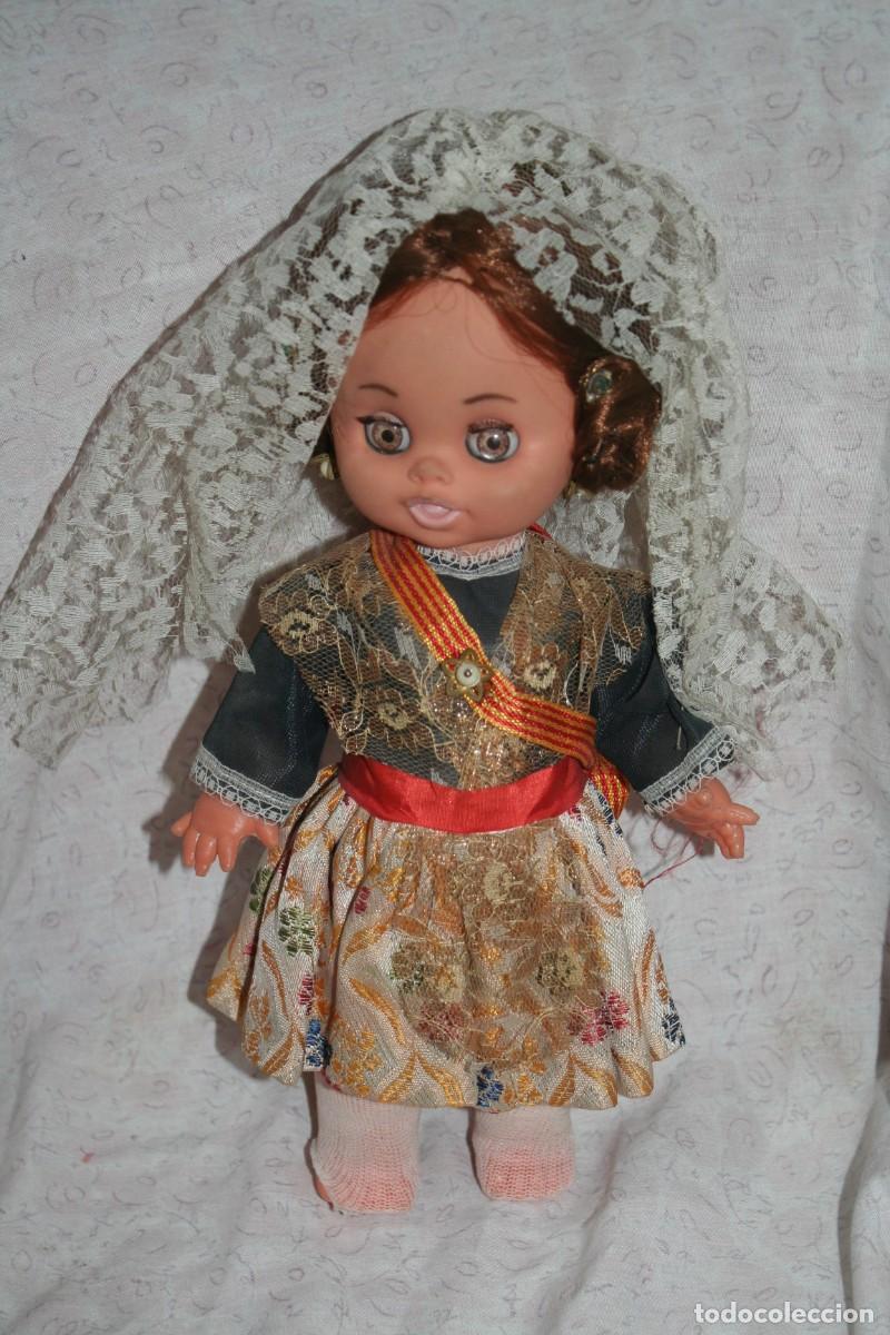 Mu&ntilde;ecas espa&ntilde;olas modernas: mu&ntilde;eca fallera valenciana regional - Foto 1