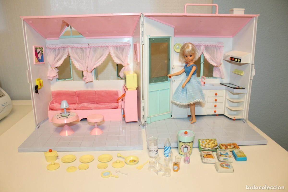 Mu&ntilde;ecas espa&ntilde;olas modernas: VILLA CHABEL DE FEBER CON MU&Ntilde;ECA Y COMPLEMENTOS - A&Ntilde;OS 80 - Foto 1