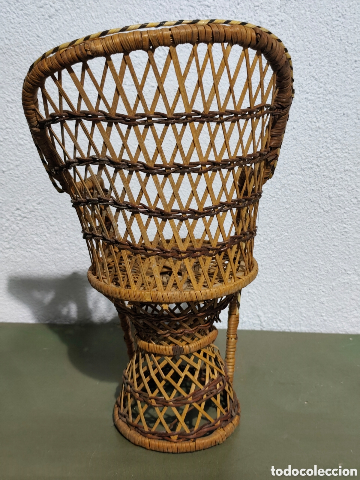 Mu&ntilde;ecas espa&ntilde;olas modernas: Sill&oacute;n de mimbre para mu&ntilde;ecas. Estilo Emmanuel - Foto 2