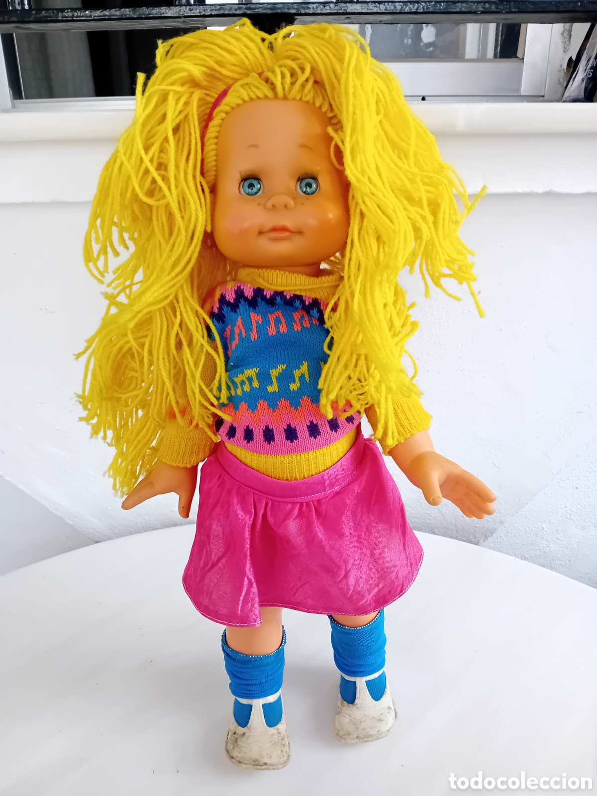 Mu&ntilde;ecas espa&ntilde;olas modernas: falca mu&ntilde;eca rubia ochentera - Foto 1
