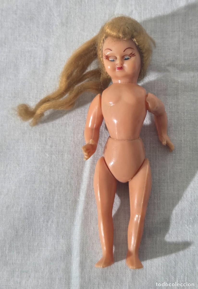 Mu&ntilde;ecas espa&ntilde;olas modernas: Mu&ntilde;eca de celuloide o plastico, ojos basculantes - Foto 1