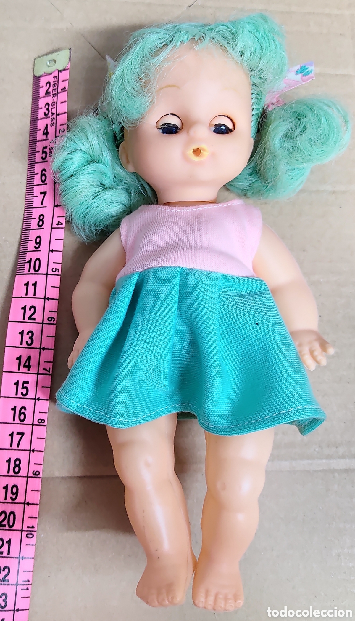 Mu&ntilde;ecas espa&ntilde;olas modernas: Mu&ntilde;eca de plastico pelo color verde - Foto 3