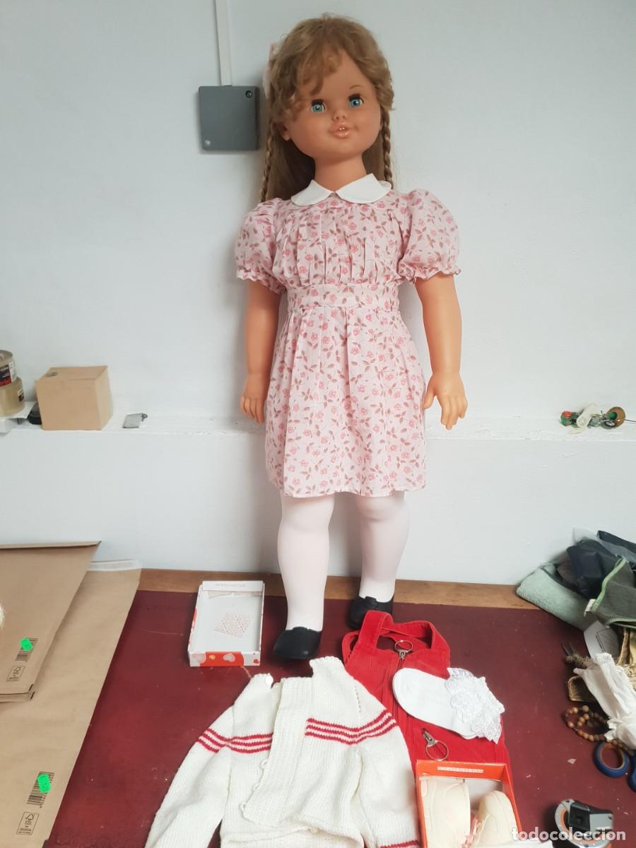 Mu&ntilde;ecas espa&ntilde;olas modernas: Mu&ntilde;eca Rosaura de jesmar con complementos como nueva - Foto 1