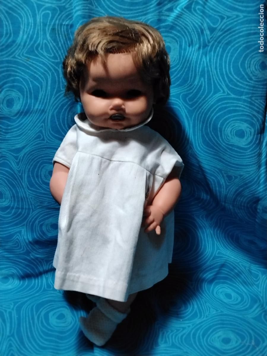 Mu&ntilde;ecas Espa&ntilde;olas Modernas: ANTIGUA MU&Ntilde;ECA GAMA, POSIBLEMENTE GERMAN YA QUE EL VESTIDO NO ES SUYO, OJOS IORIS MARGARITA AZULES
