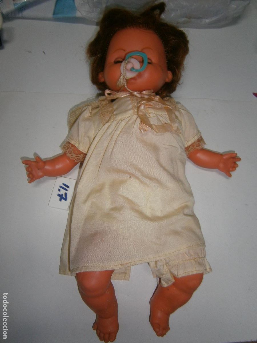 Mu&ntilde;ecas espa&ntilde;olas modernas: ANTIGUA MU&Ntilde;ECA CON ROPITAS - Foto 1