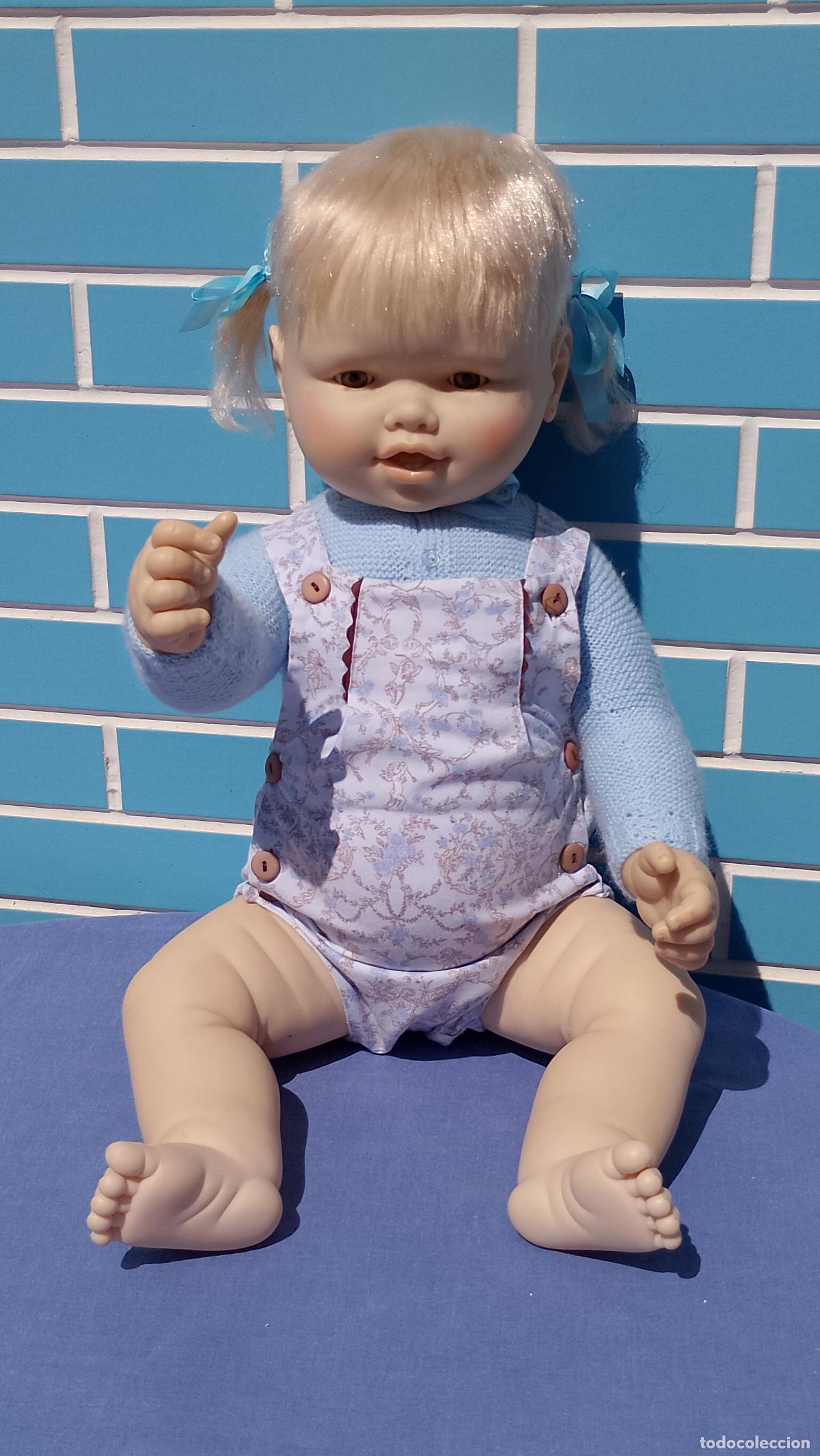 Mu&ntilde;ecas Espa&ntilde;olas Modernas: Mu&ntilde;eca beb&eacute; grande Cuchi Cuchi de b.b. de 69 cm