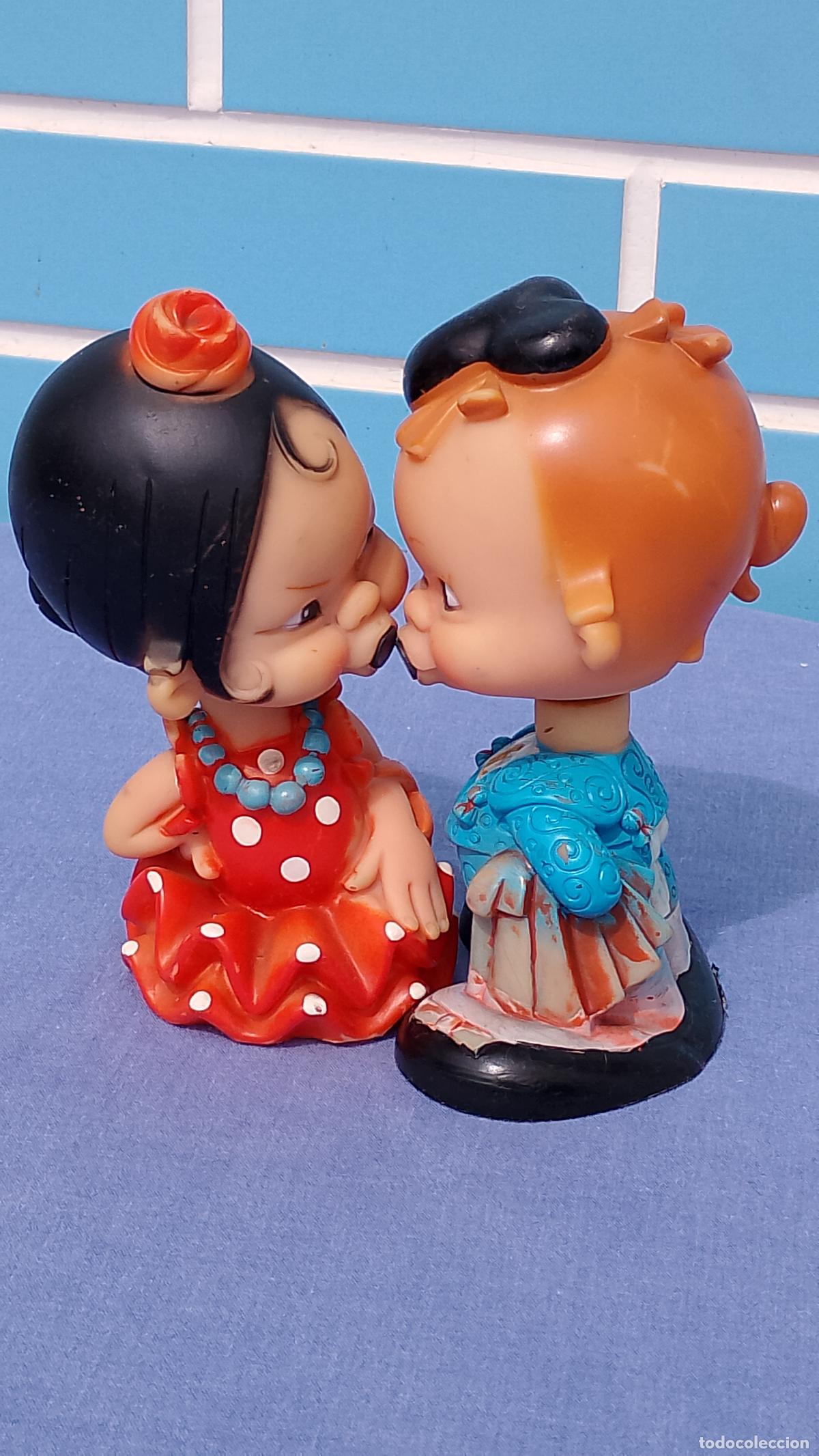 Mu&ntilde;ecas Espa&ntilde;olas Modernas: Set de mu&ntilde;ecos Soy Besitos de b.b. Torero y folk&oacute;rica, se besan cuando se acercan