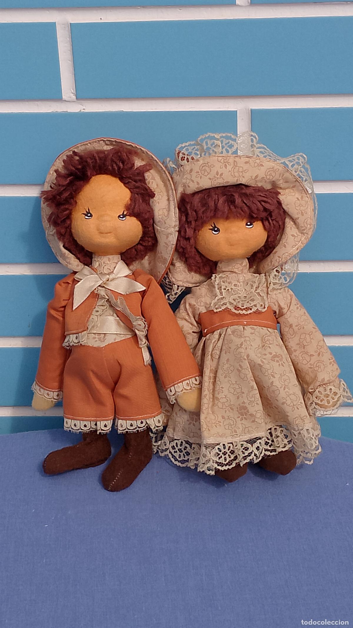 Mu&ntilde;ecas Espa&ntilde;olas Modernas: Antigua pareja de mu&ntilde;ecos de fieltro Laura y To&ntilde;o de las monta&ntilde;as de Layna