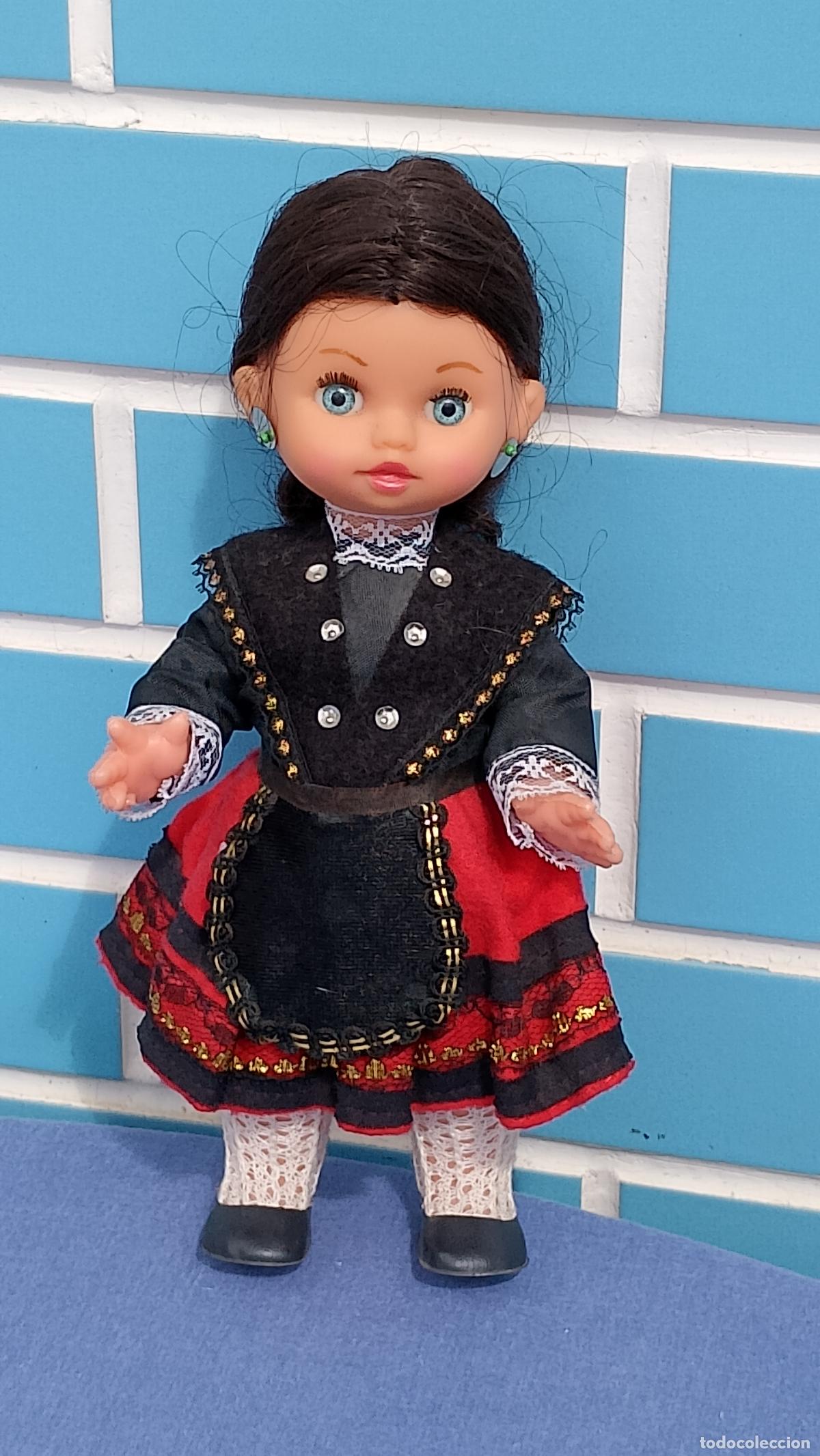 Mu&ntilde;ecas Espa&ntilde;olas Modernas: Antigua mu&ntilde;eca regional de C&aacute;ceres, cacere&ntilde;a