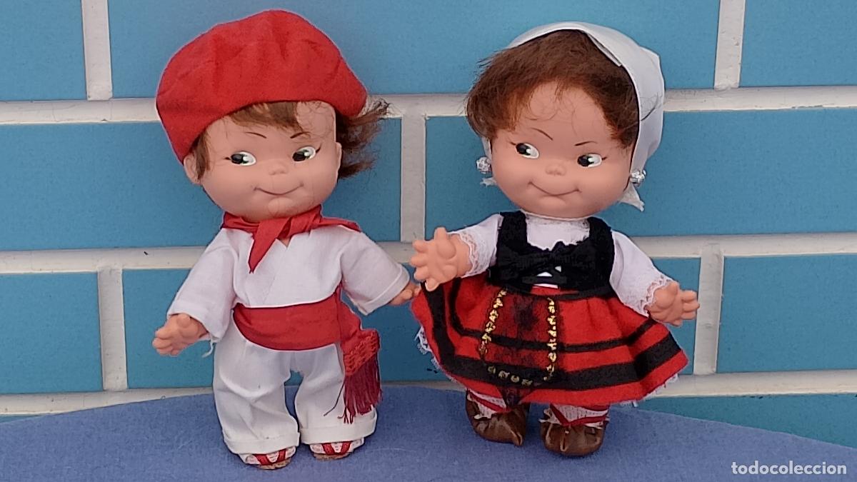 Mu&ntilde;ecas Espa&ntilde;olas Modernas: Antigua pareja de mu&ntilde;ecos regionales ni&ntilde;o y ni&ntilde;a Pinchitos de Berjusa vascos, Euskadi