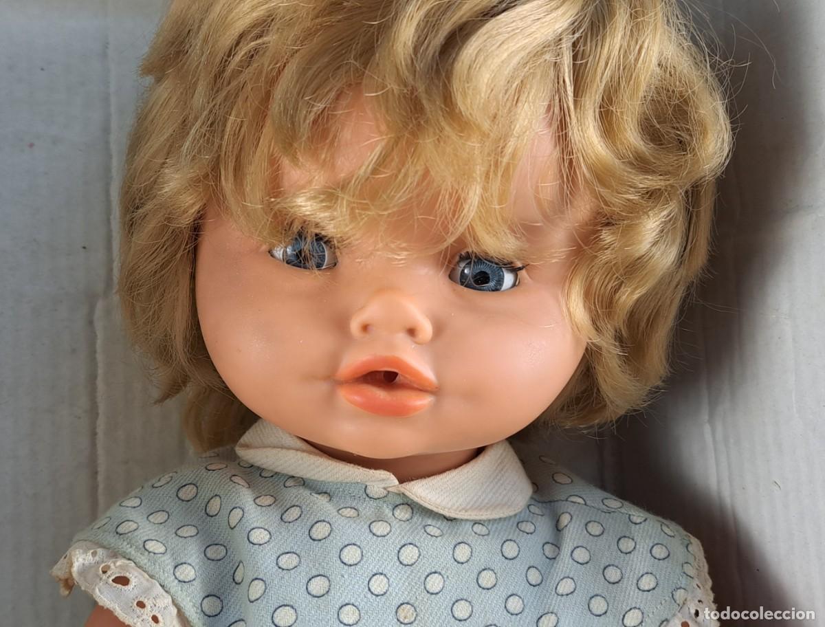 Mu&ntilde;ecas Espa&ntilde;olas Modernas: Mu&ntilde;eca &ldquo;Carina&rdquo; Beb&eacute; Musical de Novo‑Gama, 48 cm, a&ntilde;os 70