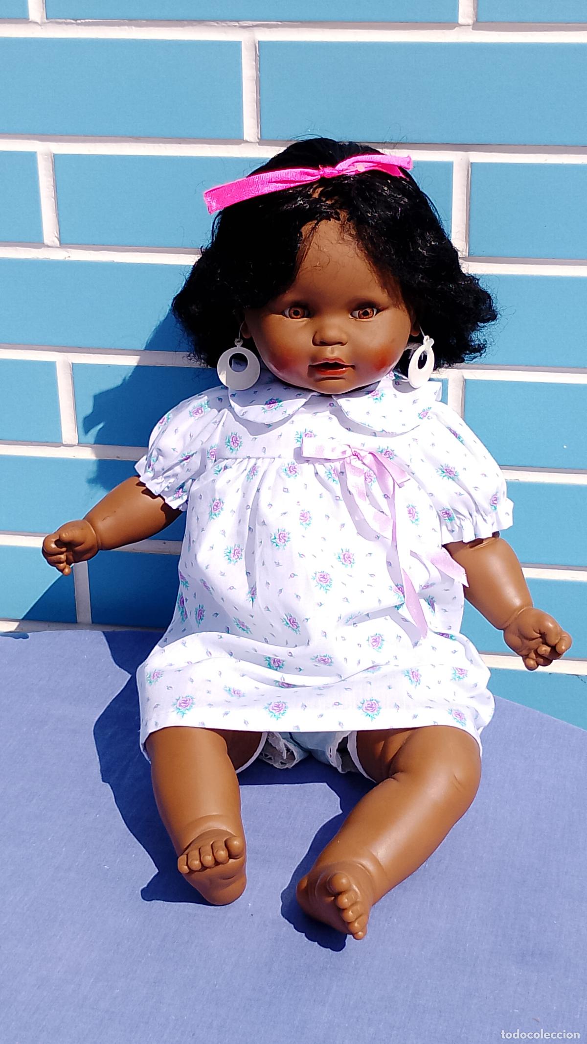 Mu&ntilde;ecas Espa&ntilde;olas Modernas: Antigua mu&ntilde;eca beb&eacute; negra de 52 cm