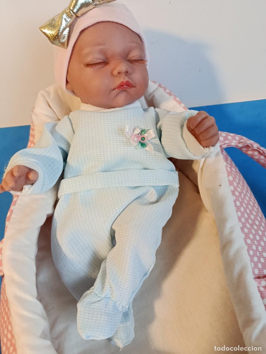 Mu&ntilde;ecas Espa&ntilde;olas Modernas: MU&Ntilde;ECO BEBE DORMIDO MARCA ARIAS Y CANASTILLO
