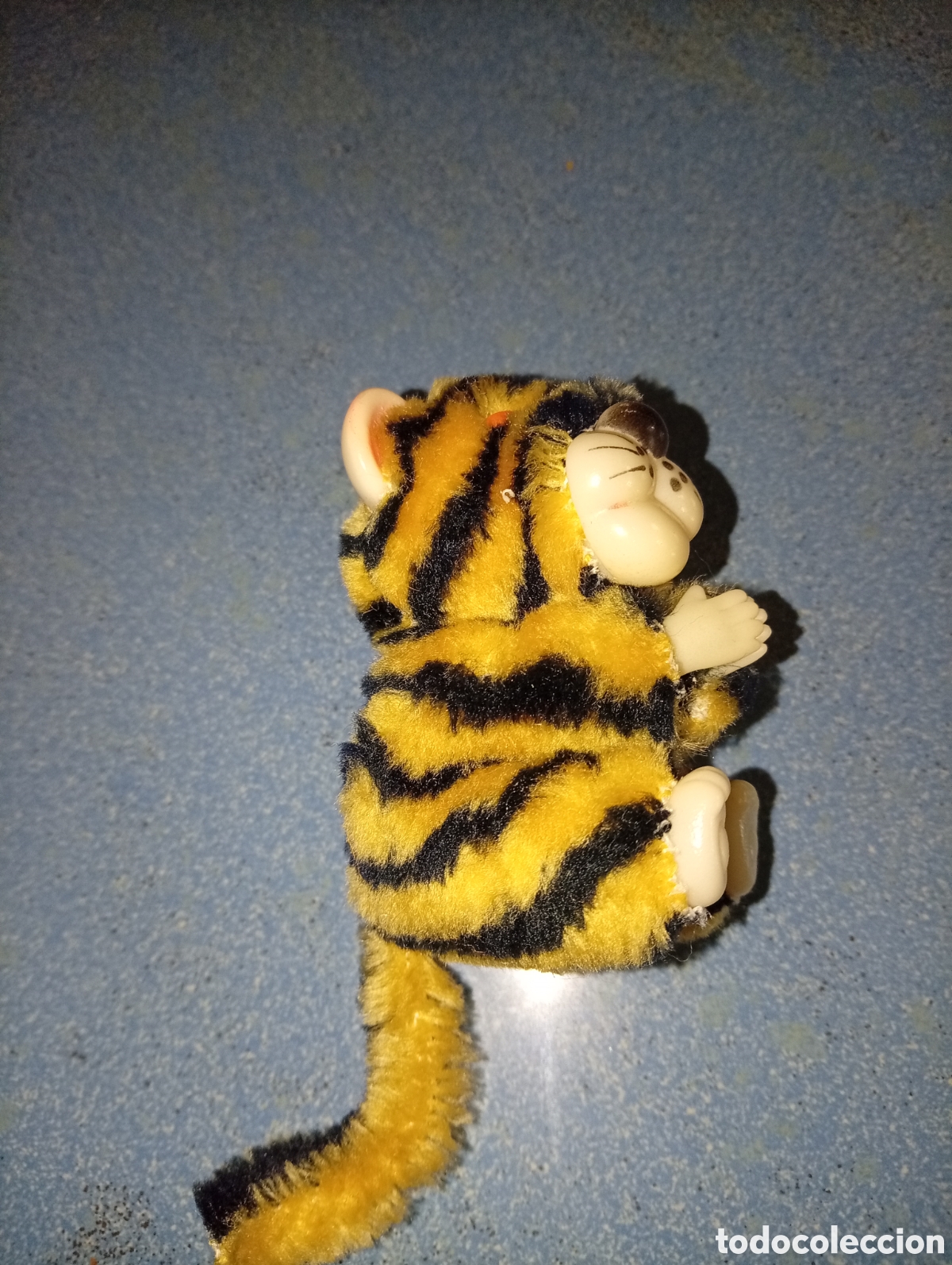Mu&ntilde;ecas Espa&ntilde;olas Modernas: ANTIGUO MU&Ntilde;ECO PINZAS TIGRE A&Ntilde;OS 80