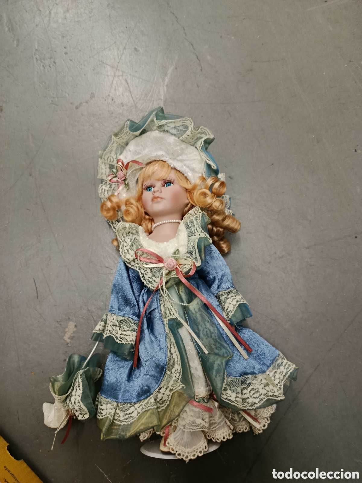 Mu&ntilde;ecas Espa&ntilde;olas Modernas: Mu&ntilde;eca de porcelana 40 cms