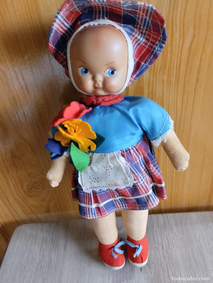 Mu&ntilde;ecas Espa&ntilde;olas Modernas: mu&ntilde;eca de trapo con caperuza