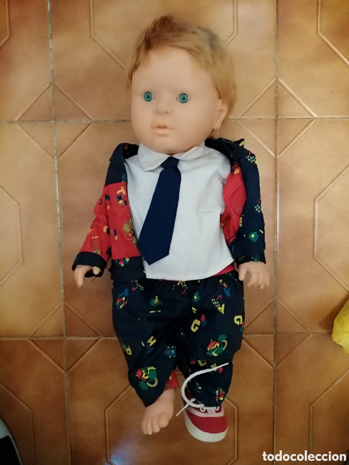 Mu&ntilde;ecas Espa&ntilde;olas Modernas: MU&Ntilde;ECO BABY FEBER DE 1989 CUERPO DURO 50 CM + ROPA ORIGINAL
