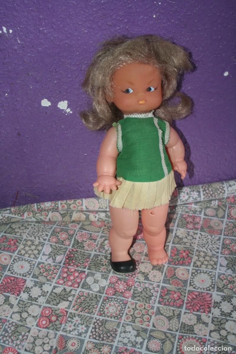 Mu&ntilde;ecas Espa&ntilde;olas Modernas: mu&ntilde;eco MU&Ntilde;ECA ANTIGUA PLASTICO
