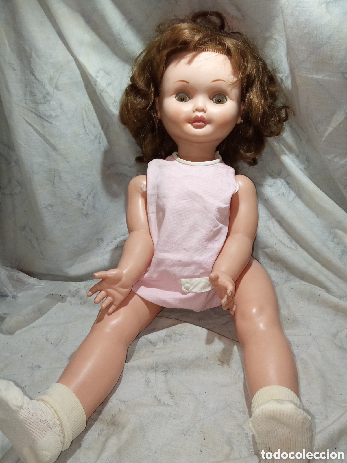 Moderne spanische Puppen: MU&Ntilde;ECA MORENA DE OJOS MARRONES MARGARITA DE GRAN TAMA&Ntilde;O, MAS DE 60 CM