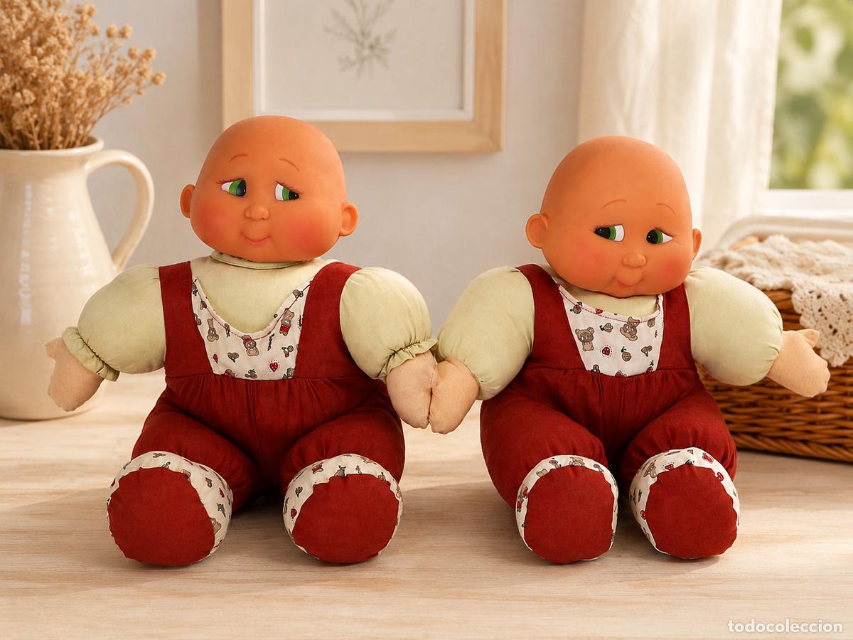 Mu&ntilde;ecas Espa&ntilde;olas Modernas: Pareja mu&ntilde;ecos gemelos vintage a&ntilde;os 80 estilo Repollo / Cabbage Patch Kids &middot; Estimaci&oacute;n 60 &euro;