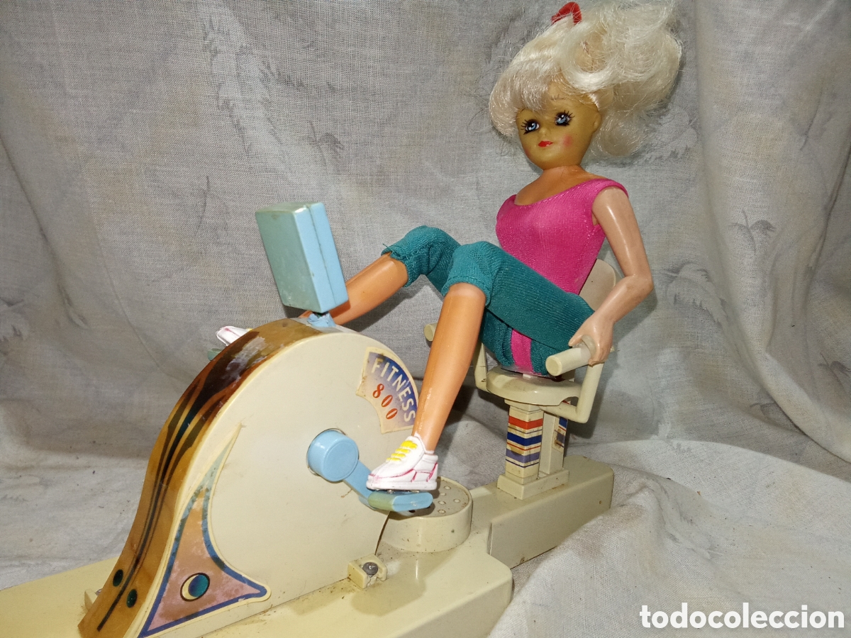 Bonecas Espanholas Modernas: CURIOSA MU&Ntilde;ECA EN BICI EST&Aacute;TICA FITNESS 800
