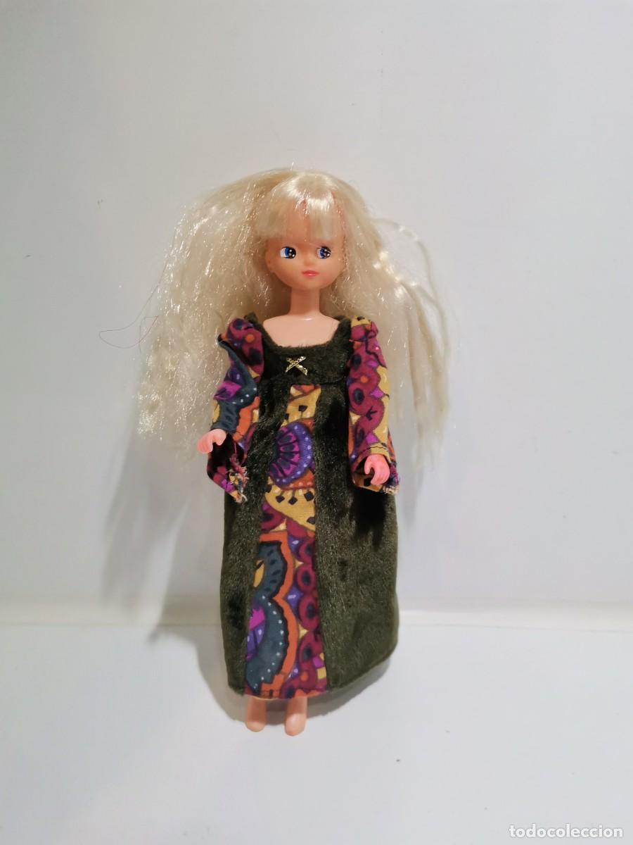 Mu&ntilde;ecas espa&ntilde;olas modernas: mu&ntilde;eca chabel con su traje de julieta - Foto 12