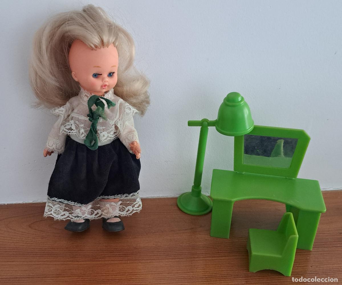 Moderne spanische Puppen: MU&Ntilde;ECA ALINA CL&Aacute;SICA - A&Ntilde;OS 80 - M&aacute;s TOCADOR de REGALO - Mu&ntilde;ecas bb - ONIL ( Alicante )