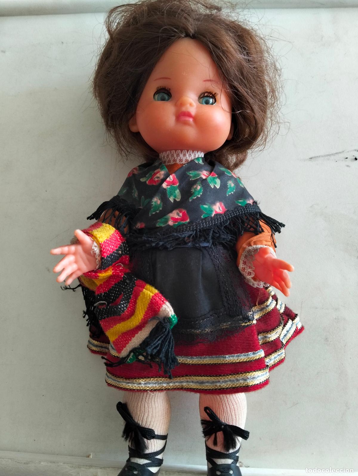 Moderne spanische Puppen: MU&Ntilde;ECA DE COLECCION CON TRAJE REGIONAL, ALTURA 30 CM
