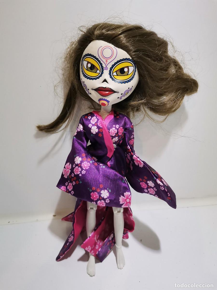 Mu&ntilde;ecas Espa&ntilde;olas Modernas: mu&ntilde;eca catrina mariko