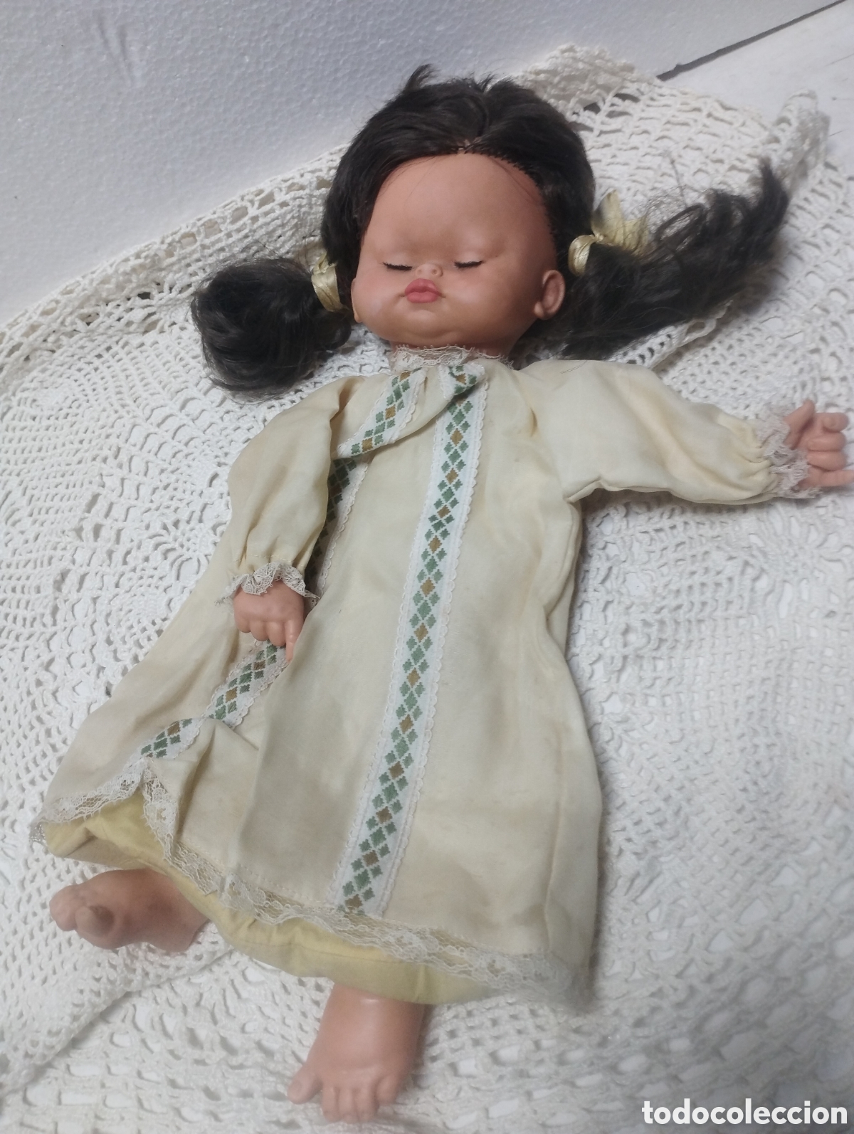 Mu&ntilde;ecas Espa&ntilde;olas Modernas: MU&Ntilde;ECA DORMIDA DE LA CASA FLORIDO, CREMALLERA TRASERA . MUY ESTROPEADA . 38 CM.