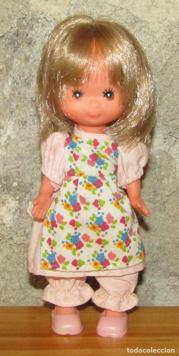 Mu&ntilde;ecas Espa&ntilde;olas Modernas: ANTIGUA LAURA DE LAS MONTA&Ntilde;AS DE TOYSE - MODELO MERIENDA - A&Ntilde;OS 70/80 - RUBIA