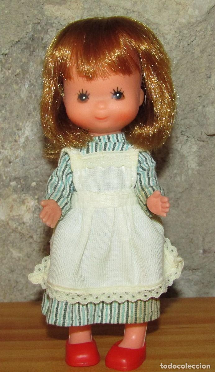 Mu&ntilde;ecas Espa&ntilde;olas Modernas: ANTIGUA LAURA DE LAS MONTA&Ntilde;AS DE TOYSE - MODELO COCINERA - A&Ntilde;OS 70/80