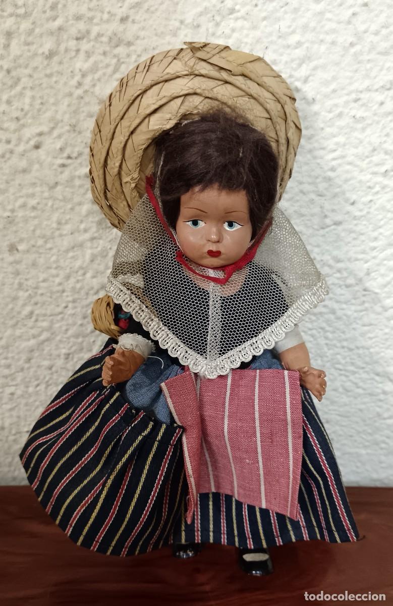 Mu&ntilde;ecas Espa&ntilde;olas Modernas: MU&Ntilde;ECA REGIONAL MALLORQUINA EN CELULOIDE 19 CM. ALTURA A&Ntilde;OS 50-60