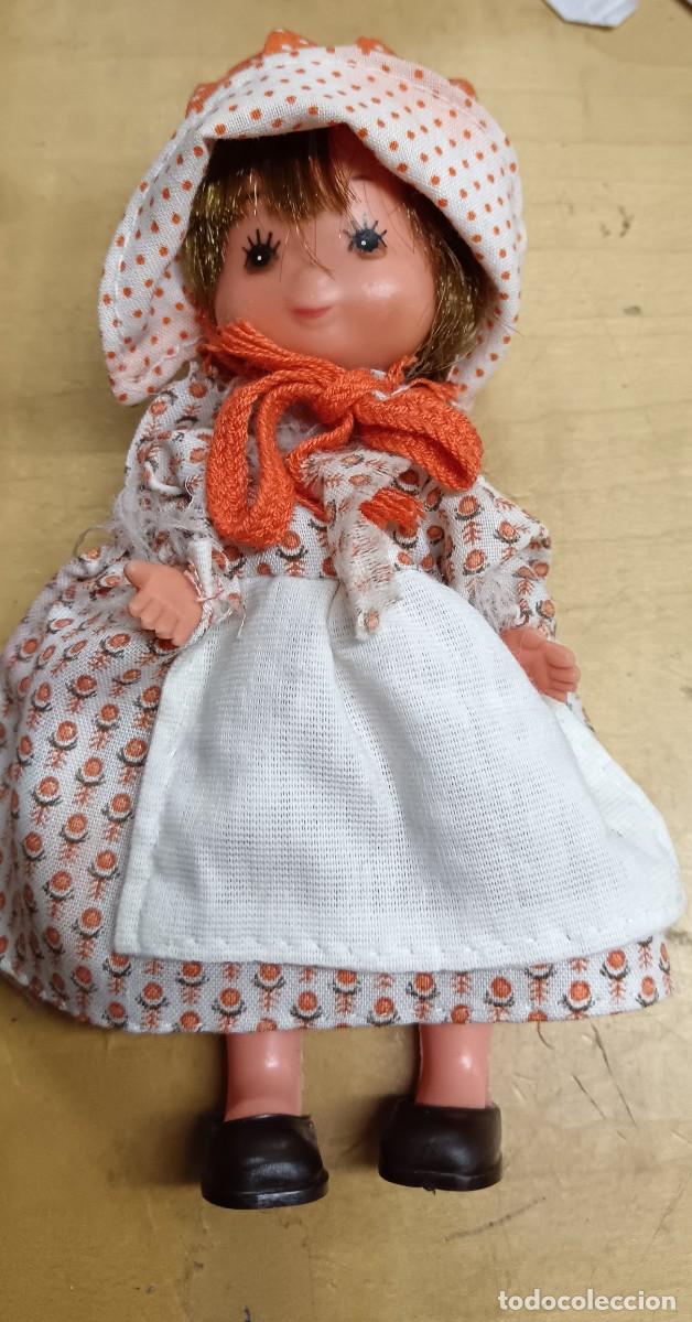 Mu&ntilde;ecas Espa&ntilde;olas Modernas: MU&Ntilde;ECA LAURA DE LAS MONTA&Ntilde;AS TOYSE ROPA ORIGINAL 16 CM. ALTURA