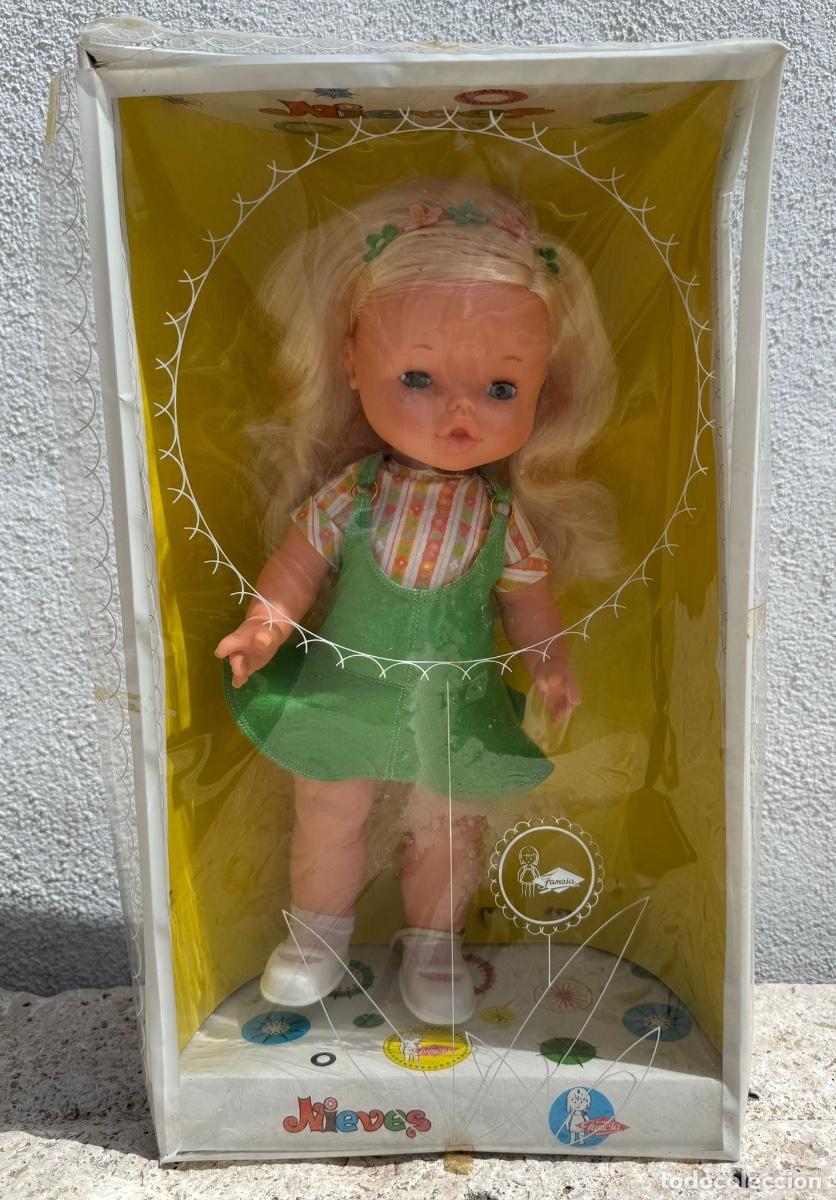Mu&ntilde;ecas Espa&ntilde;olas Modernas: Mu&ntilde;eca Nieves de famosa en su caja nueva vestida 39cms