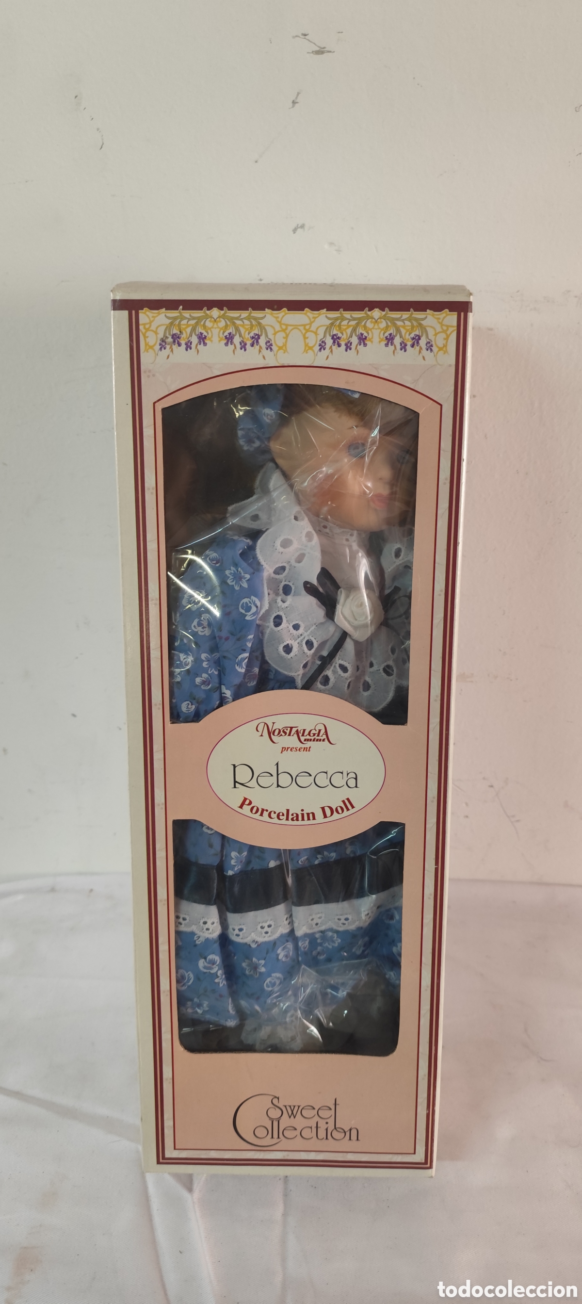 Mu&ntilde;ecas Espa&ntilde;olas Modernas: Mu&ntilde;eca de porcelana rebecca de la colecci&oacute;n Sweet Collection de Nostalgia.