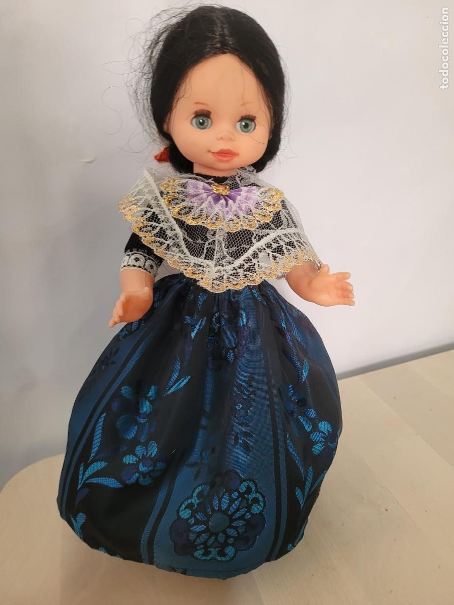 Mu&ntilde;ecas Espa&ntilde;olas Modernas: mu&ntilde;eca maniqui beymol a&ntilde;os 70 regional morena