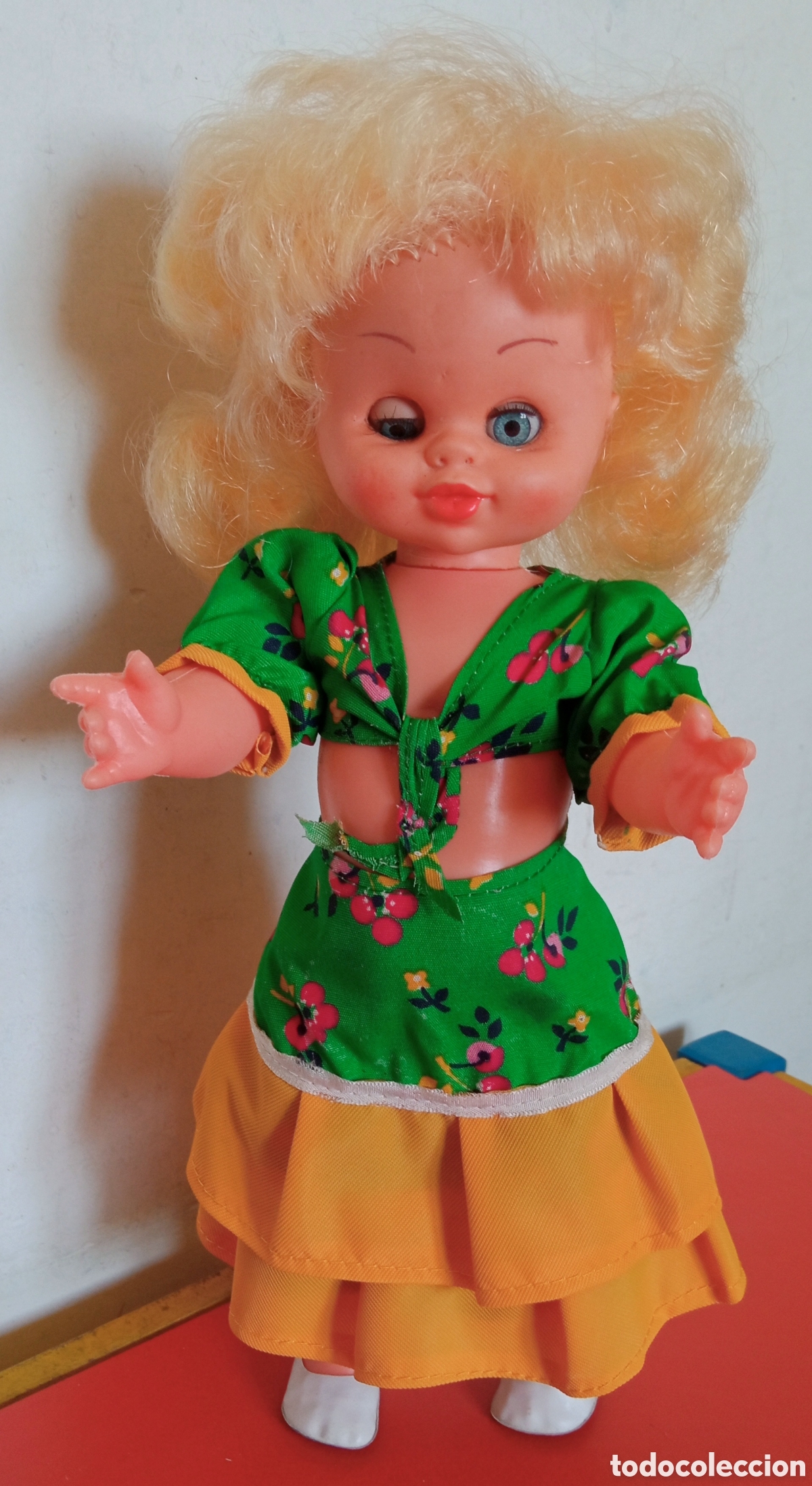 Mu&ntilde;ecas espa&ntilde;olas modernas: MU&Ntilde;ECA RUBIA CON VESTIDO.HERPRATS-CASTALLA 70'S.NUEVA.